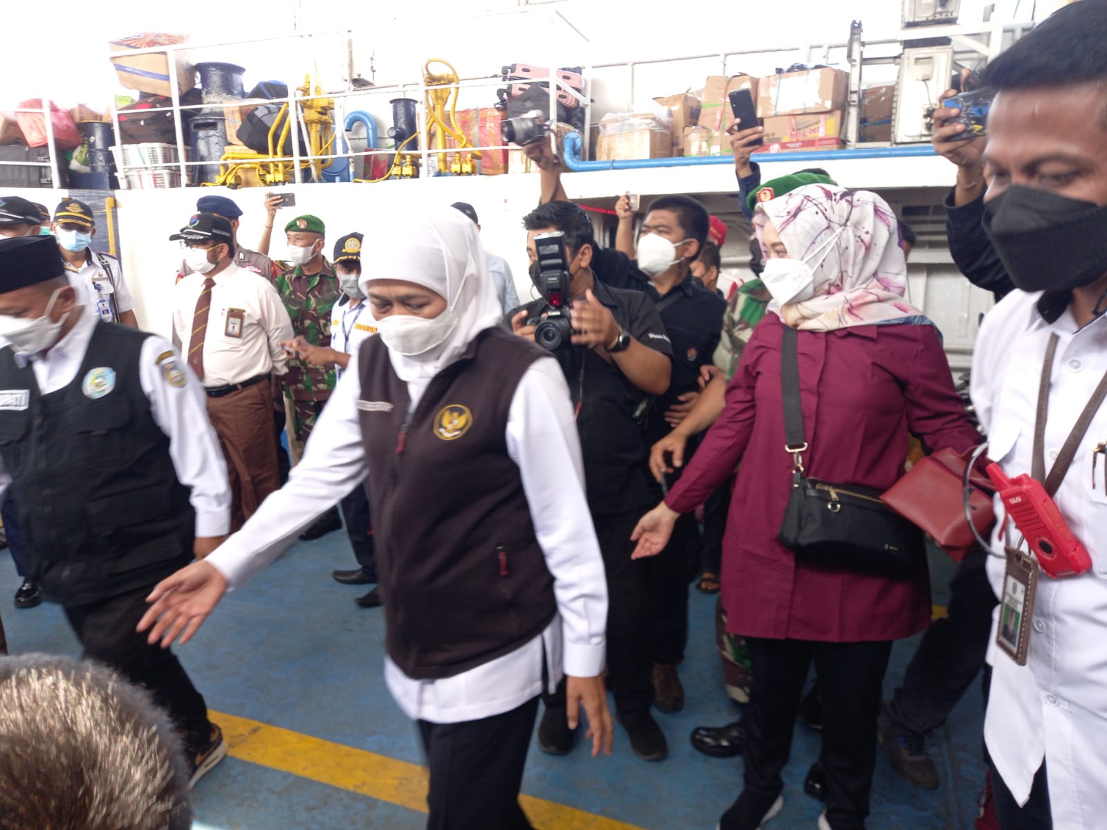 Gubernur Jatim Tinjau Kesiapan Arus Mudik Lebaran di Pelabuhan Jangkar. 