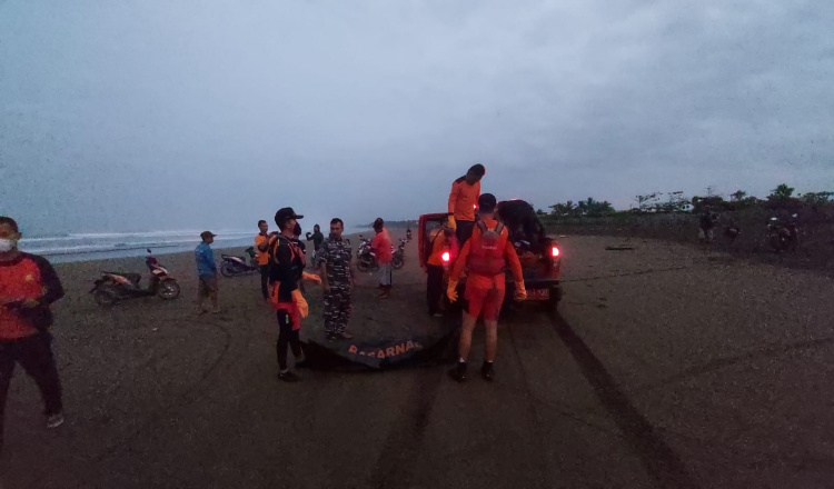 Bocah Asal Cilacap Ditemukan Tewas Usai Tenggelam di Pantai Logending