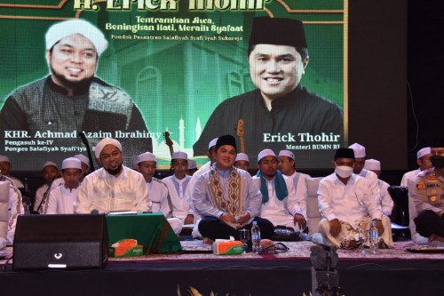 Sholawat Bareng Mas Menteri BUMN, Erick Thohir di PP Salafiyah Syafi'iyah Sukorejo