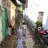 Lima Kecamatan di Tuban Diterjang Banjir Rob, Warga Mulai Mengungsi 