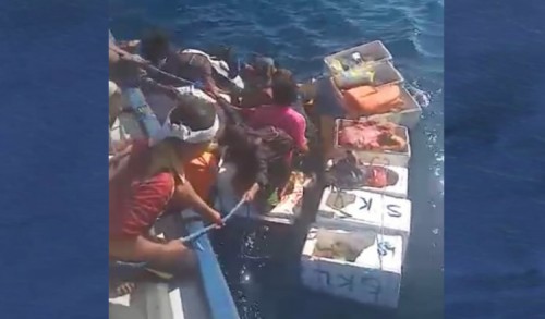 4 Awak Kapal Terombang-ambing di Laut, Kapal Karam, Bertahan Hidup di Styrofoam Rakitan