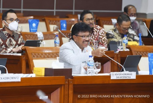 Realisasi PNBP Terus Meningkat, Menteri Johnny Usulkan Ekstensifikasi Lelang SFR