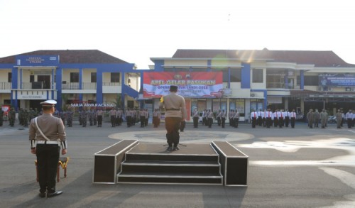 Kapolres Cilacap Pimpin Apel Gelar Pasukan Operasi Patuh Candi 2022