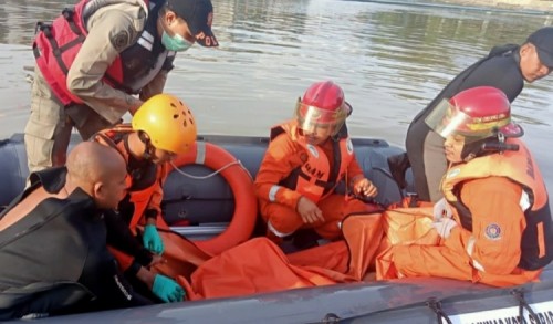 Perempuan Tenggelam di Kali Jagir Surabaya Diduga Bunuh Diri