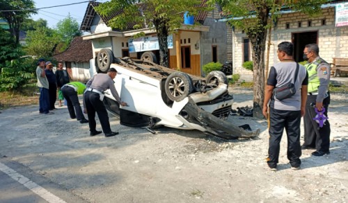 Hendak Berangkat Berdinas, Seorang Anggota Polisi di Tuban Tewas Tertabrak Mobil