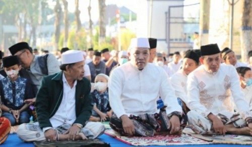 Salat Idul Adha Bersama, Bupati Sampang Minta Masyarakat Teladani Peristiwa Nabi Ibrahim