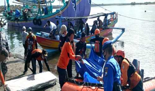 Perahu Karam Diterjang Ombak, Empat Pemancing Tewas di Pantai Grajagan Banyuwangi