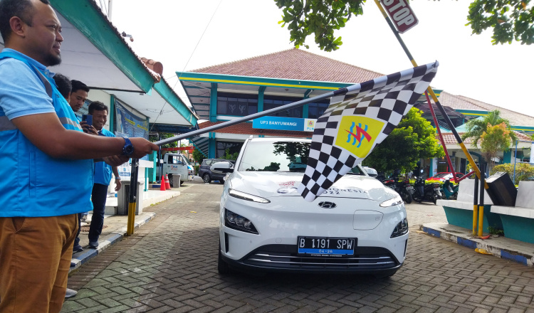 Enam Mobil Listrik Besutan Hyundai Lanjutkan Touring dari Banyuwangi ke Bali