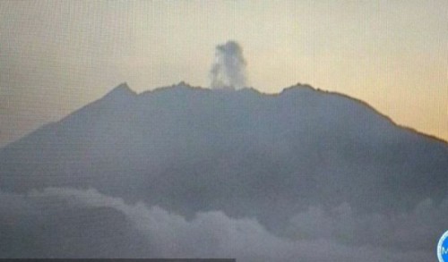 Kembali Erupsi, Gunung Raung Semburkan Abu Setinggi 1.500 Meter