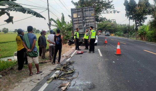 Truk Tronton Tabrak Mobil Patroli Polisi di Tuban, Ini Penyebabnya