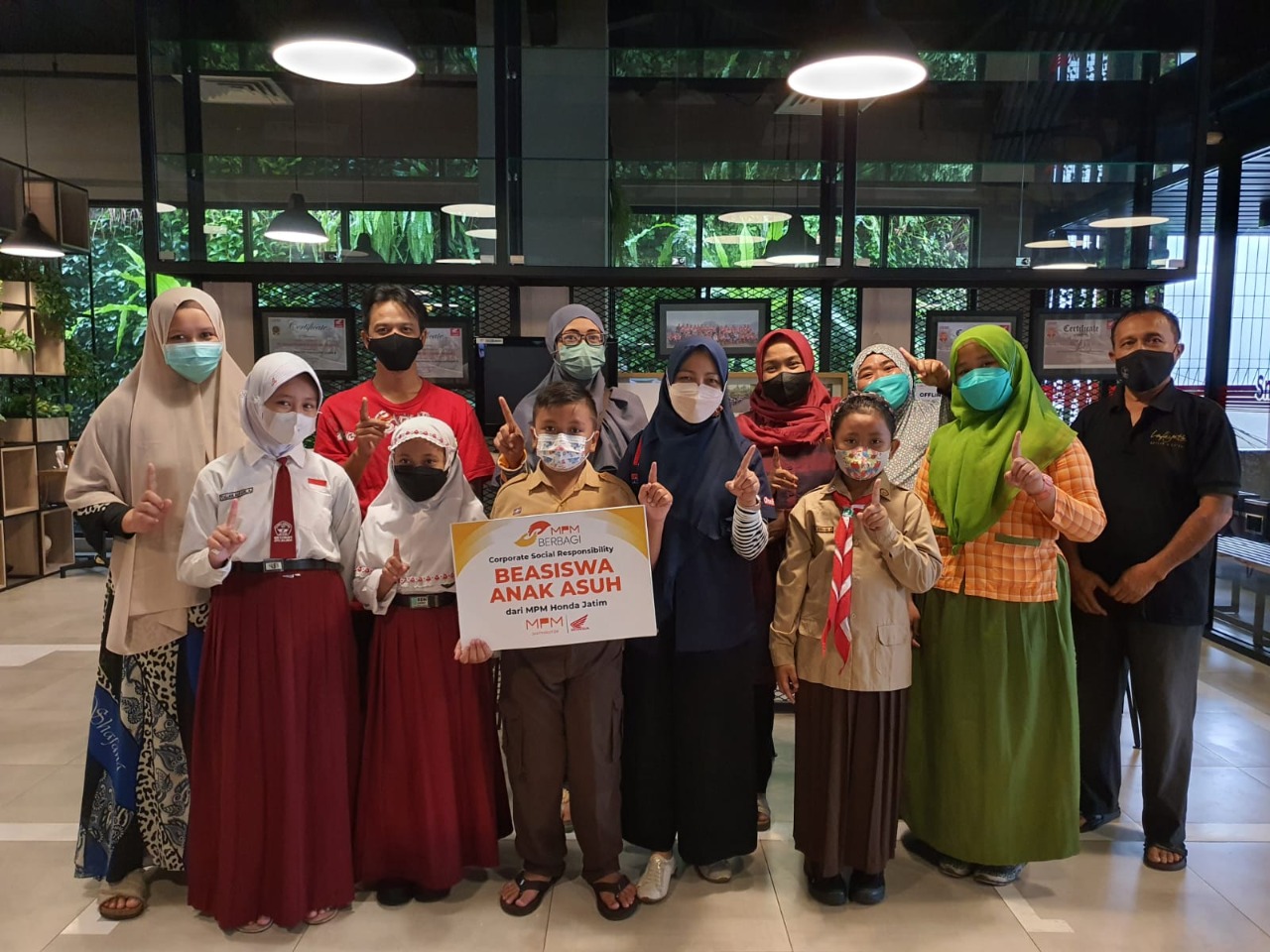 Hari Anak Nasional, MPM Honda Jatim Salurkan Beasiswa Pendidikan untuk Anak Asuh
