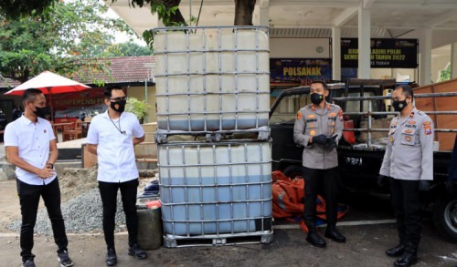 Polisi Tangkap Penimbun BBM Bersubsidi di Tuban, 900 Liter Solar Disita 