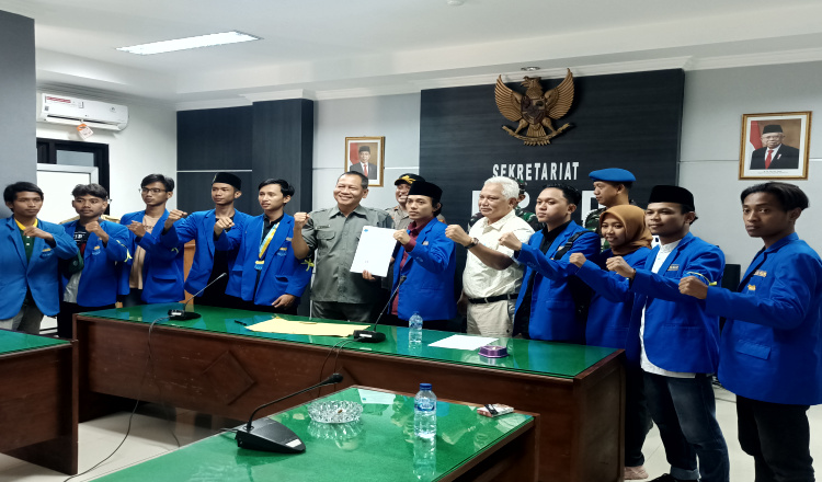 PMII Ngawi Sampaikan Isu Nasional dan Daerah ke Dewan Saat Unjuk Rasa Tolak Kenaikan BBM