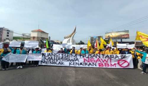 Gelombang Unjuk Rasa Tolak Kenaikan BBM Terus Berlanjut, Giliran BEM Nusantara Geruduk DPRD Ngawi