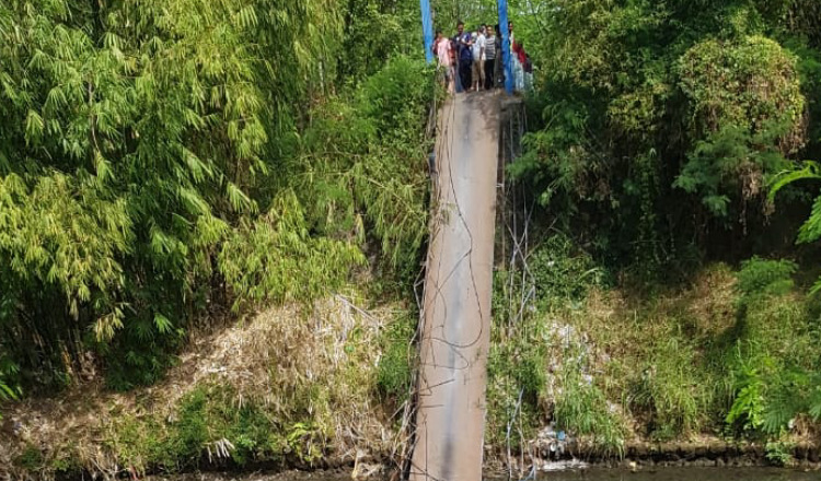 Jembatan Ambruk di Probolinggo, Belasan Siswa Terluka