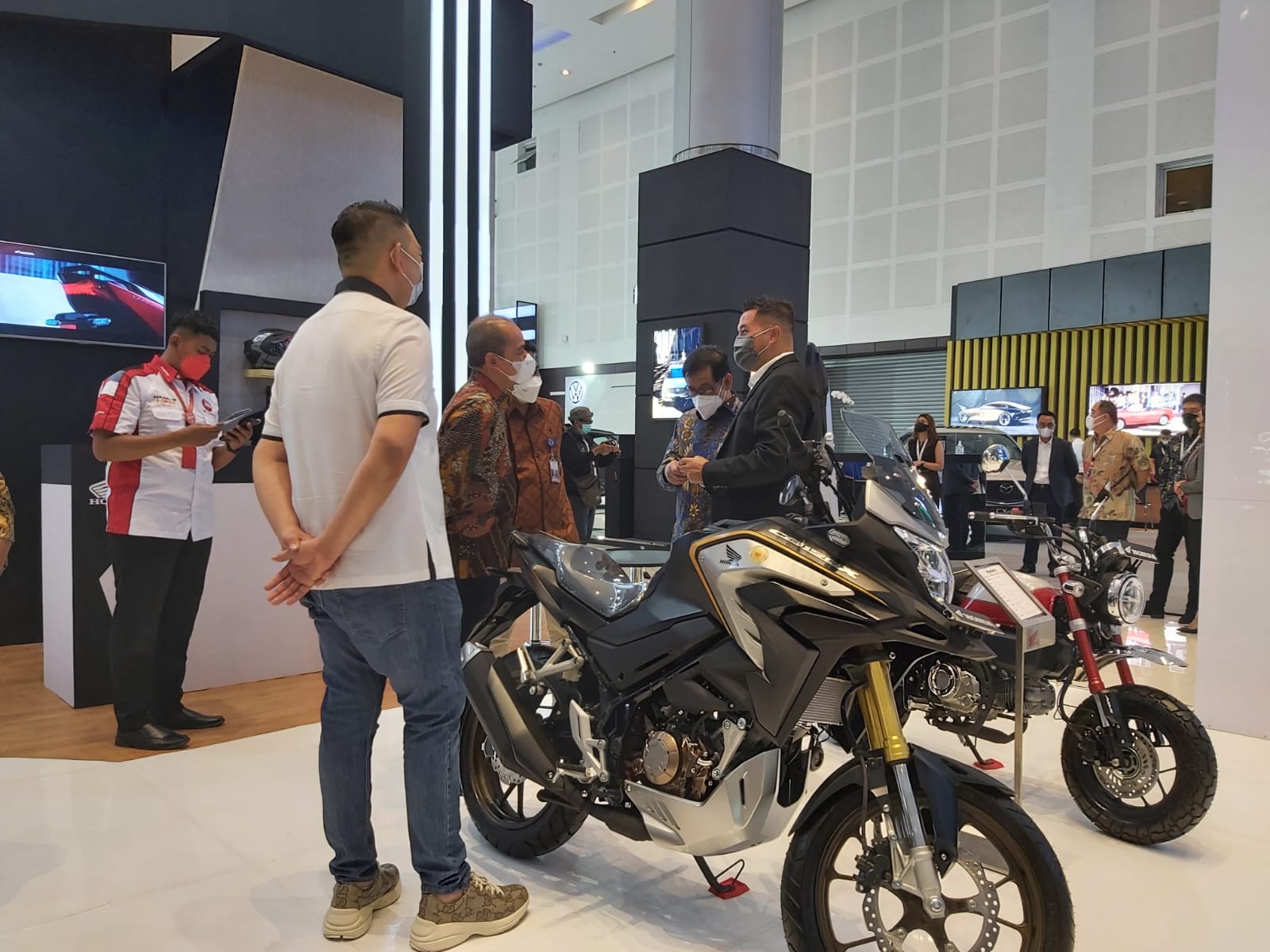 MPM Honda Jatim Hadirkan Motor Baru Honda ST125 Dax dan New Honda ADV160 di GIIAS Surabaya 2022