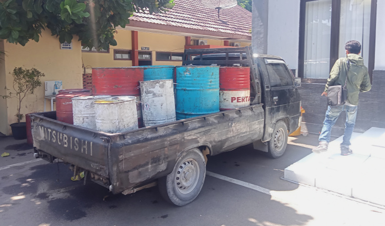 Polisi Kembali Ungkap Penimbunan BBM Bersubsidi di Tuban, 1400 Liter Solar Disita 