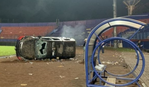 Insiden Maut Suporter Arema FC, 13 Mobil Polisi Hancur 