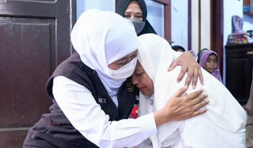 Gubernur Jatim Takziah Rumah Pasangan Suami Istri, Korban Korban Kerusuhan Kanjuruhan