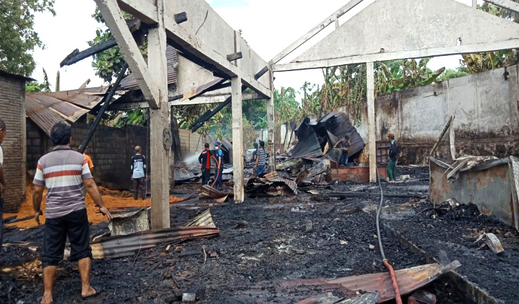 Pabrik Kayu Jati di Banyuwangi Ludes Terbakar, Pemilik Telan Kerugian Rp 1 Miliar
