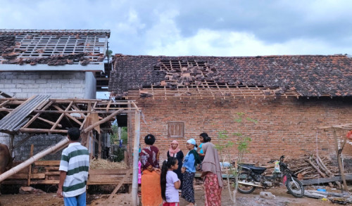 Belasan Rumah Warga di Banyuwangi Rusak Diterjang Angin Puting Beliung