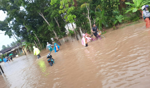 Banjir Rendam Puluhan Rumah di Pesanggaran Banyuwangi
