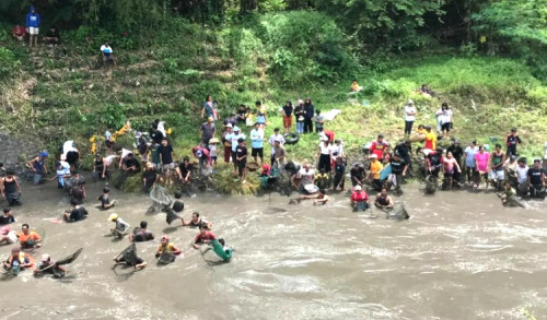 Pelancar Debit Air, Dinas Pengairan Banyuwangi Lakukan Gelontor Walet Dam Blambangan