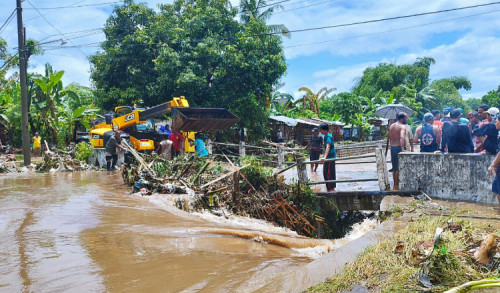 Tumpukan Sampah Dinilai Jadi Penyebab Banjir di Banyuwangi