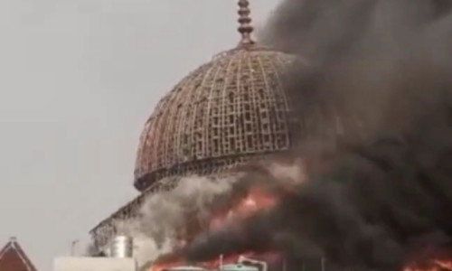 Kubah Jakarta Islamic Center Terbakar dan Ambruk