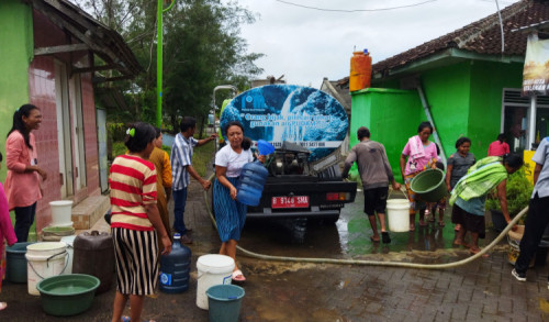 Warga Terdampak Banjir di Banyuwangi Disuplai Air Bersih