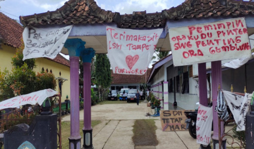 Sosialisasi Anak Tidak Sekolah di Desa Gesikan Purworejo Diwarnai Penolakan Warga dengan Berbagai Spanduk