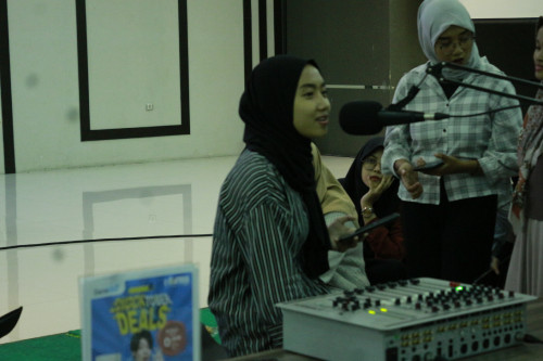 Event Broadcasting Perdana UIN KHAS Jember Banjir Peminat