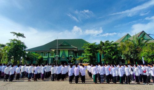 Pondok Pesantren Maqna'ul Ulum Jember Ikut Perkemahan Santri 2022 di Surabaya