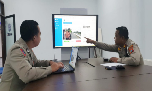 Instruksi Kapolri Polisi di Jombang Terapkan  Tilang Berbasis Elektronik 