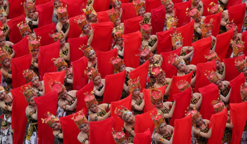 Tari Kolosal Gandrung Sewu Banyuwangi Tuai Decak Kagum Ribuan Penonton