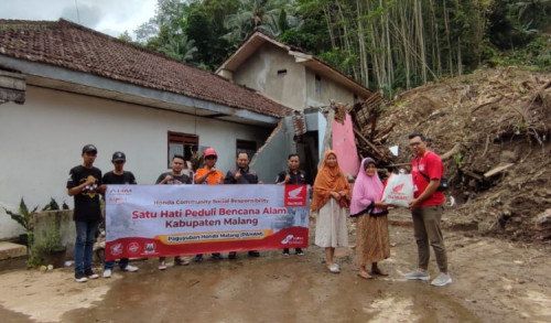 Komunitas Honda Lakukan Aksi Peduli Banjir dengan Berbagi Sembako