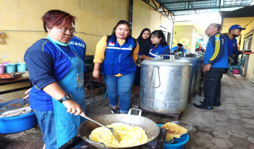 Dapur Umum Peduli Korban Banjir di Kalibaru Banyuwangi Akan Ditutup