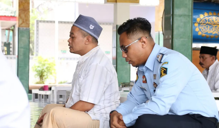 Doakan Korban Gempa Cianjur, Warga Binaan Lapas Banyuwangi Gelar Salat Ghaib