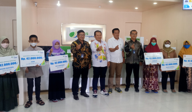 Bupati Jember Target Tambah 10 Ribu Peserta BPJamsostek di 2023