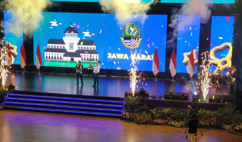 PWI Jawa Barat Sabet Trofi Juara Umum Porwanas 2022 di Jatim
