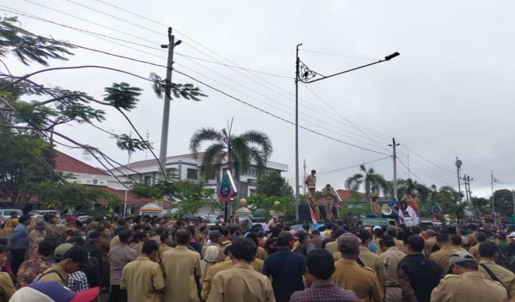 Ribuan Massa Datangi Pemkab Purworejo Terkait RTLH, Perkimtan Tegaskan Bupati Tidak Halangi Pencairan Dana
