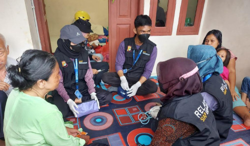 Polda Metro Jaya dan Relawan SiapBergerak Melayani Cianjur 24 Jam
