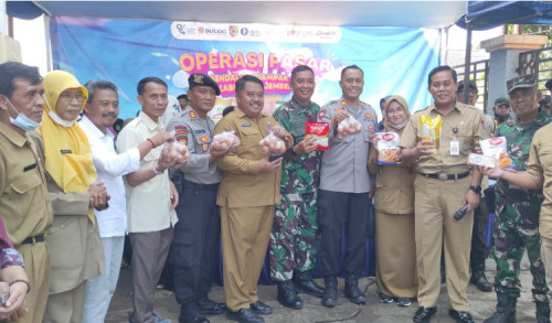 Tekan Inflasi, Pemkab Jember Gelar Operasi Pasar di Pasar Tanjung dan Kreongan