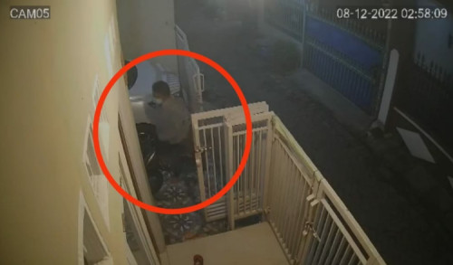 Beraksi Seorang Diri, Pelaku Curanmor di Surabaya Terekam CCTV