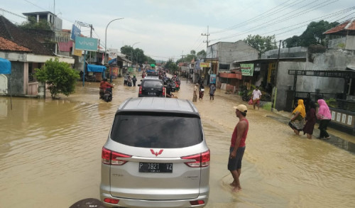 Jalan Utama Antar Kota Di Blega Bangkalan, Sering Menjadi Langganan Banjir