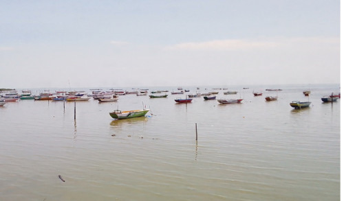 Meski Cuaca Ekstrim, Nelayan di Sampang Tetap Melaut