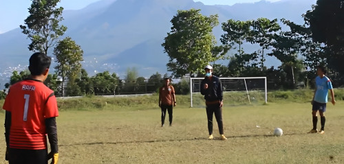 Mantan Gelandang Timnas Indonesia, Arif 'Keceng' Suyono Resmi Gantung Sepatu