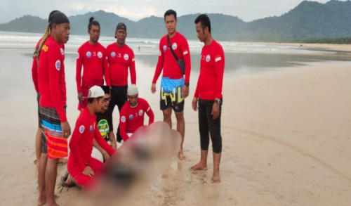 Siswa SMP Terseret Ombak di Pulau Merah Banyuwangi Ditemukan Tewas Terdampar