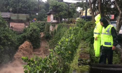 Bocah 8 Tahun Dikabarkan Hilang Terseret Arus Drainase di Singosari Malang