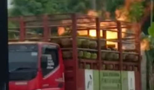 Viral! Truk Berisi Tabung LPG Terbakar di Bluto Sumenep